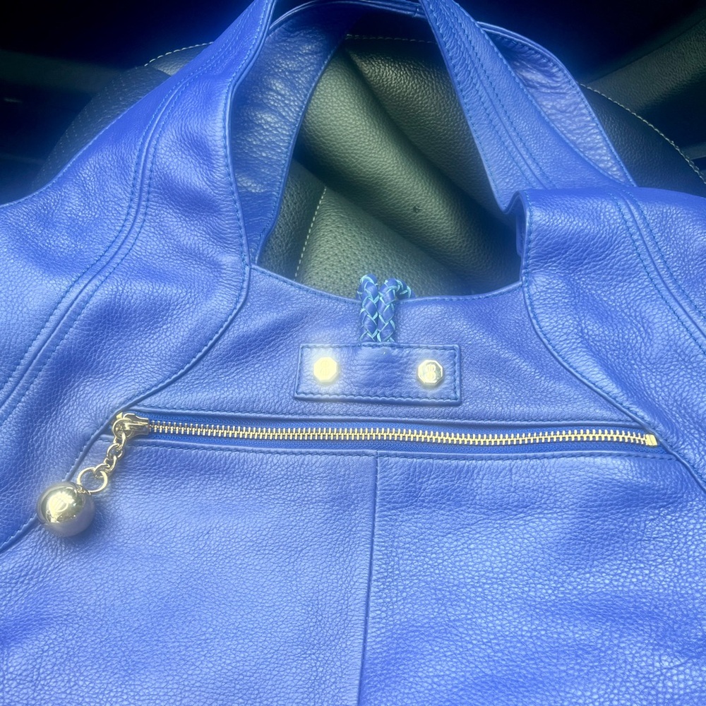 Bill Blass Blue Leather Hobo Bag 
***pristine-condition*** - Picture 2 of 9